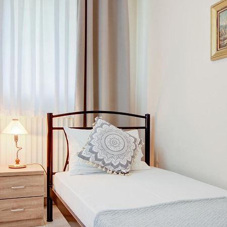 Private 6-Bdrm Villa With Garden 150M To Beach Παράδεισος Εξωτερικό φωτογραφία