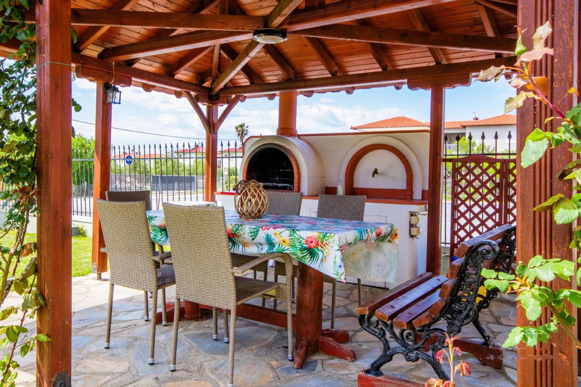 Private 6-Bdrm Villa With Garden 150M To Beach Παράδεισος Εξωτερικό φωτογραφία